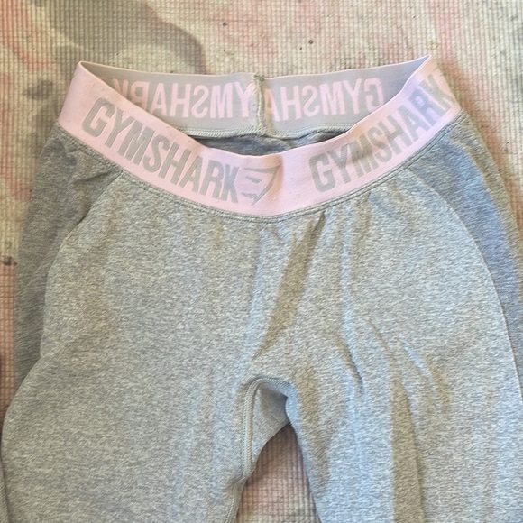 Gymshark Girly Light Gray and Baby Pink Flex Seamless Leggings🌸🐰 - Picture 3 of 5